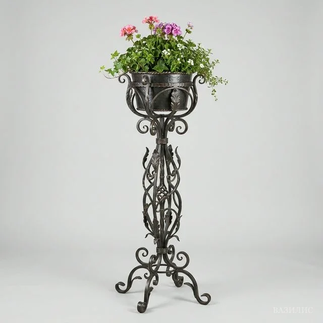 Вазон уличный на ножке